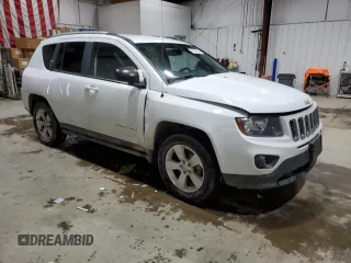 2016 Jeep Compass Sport z VIN 1C4NJDBB7GD635924, wystawiony jako Copart lot #43781395 z przebiegiem 118 097 mil mil oraz Szkoda całkowita • Salvage title. Historia ofert i sprzedaży dostępna na DreamBid. Obrazek 4.