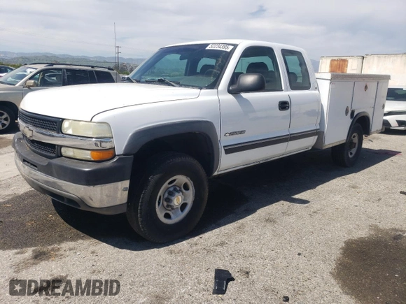 2002 Chevrolet Silverado 1500 with VIN 1GBHC29U22E300208, listed as a Copart auction lot 52234395 with Not Provided miles and Clean Title. Bid and sale history available at DreamBid. Image 1.