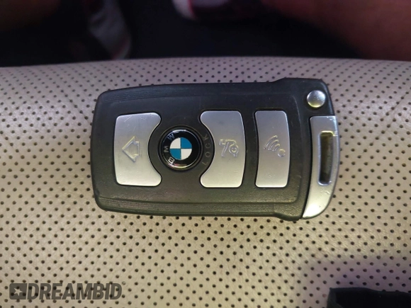 2006 BMW 7 Series 750Li с VIN WBAHN83566DT30332, выставлен на аукционе IAAI как лот 42705997 с пробегом 130 174 миль миль и . История ставок и продаж доступна на DreamBid. Изображение 11.