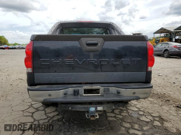 2005 Chevrolet Avalanche LS z VIN 3GNEC12Z05G203432, wystawiony jako Copart lot #49832705 z przebiegiem 235 449 mil mil oraz Szkoda całkowita • Salvage title. Historia ofert i sprzedaży dostępna na DreamBid. Obrazek 6.