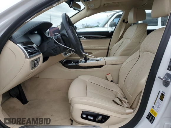 2020 BMW 7 Series 750i xDrive with VIN WBA7U2C05LGJ59504, listed as a Copart auction lot 42771535 with 20,496 mi miles and Salvage Title. Bid and sale history available at carsss.com. Image 7.