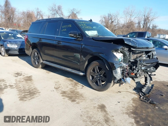 2021 Ford Expedition XLT with VIN 1FMJU1JT9MEA21621, listed as a IAAI auction lot 41458176 with 97,133 mi miles. Bid and sale history available at carsss.com. Image 1.