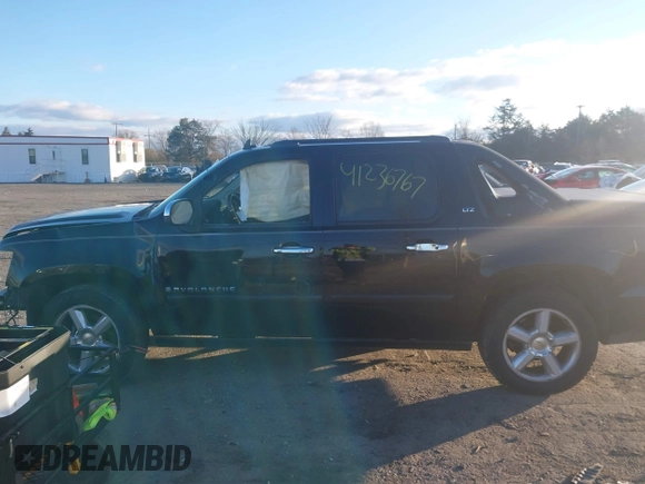 2008 Chevrolet Avalanche 2LT with VIN 3GNFK12348G161712, listed as a IAAI auction lot 41236767 with 257,624 mi miles and . Bid and sale history available at DreamBid. Image 15.