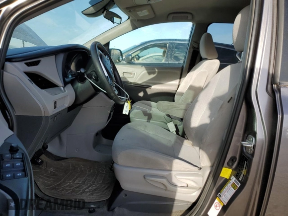 2018 Toyota Sienna L with VIN 5TDZZ3DCXJS931025, listed as a Copart auction lot 49206645 with 141,125 mi miles and Clean Title. Bid and sale history available at DreamBid. Image 7.
