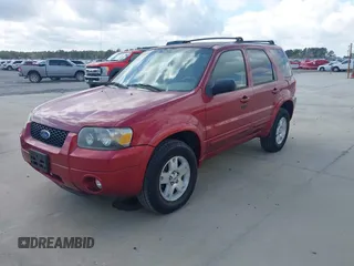 2007 Ford Escape Limited with VIN 1FMYU94127KB58591, listed as a IAAI auction lot 41801334 with 117,125 mi miles. Bid and sale history available at carsss.com. Image 2.