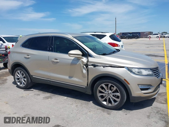 2017 Lincoln MKC Select z VIN 5LMCJ2C91HUL52596, wystawiony jako IAAI lot #42247931 z przebiegiem 81 126 mil mil oraz . Historia ofert i sprzedaży dostępna na DreamBid. Obrazek 6.