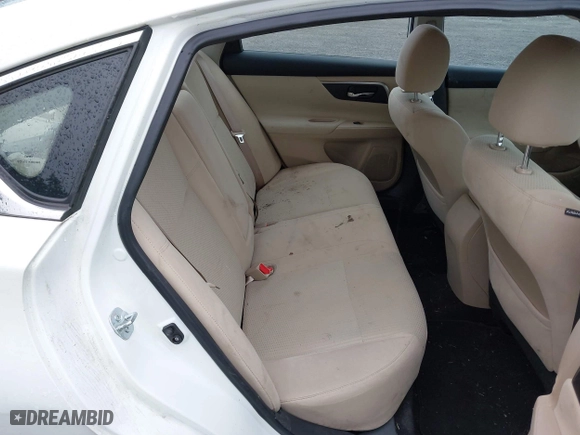 2015 Nissan Altima 2.5 with VIN 1N4AL3AP0FN372447, listed as a IAAI auction lot 41896043 with 111,994 mi miles. Bid and sale history available at carsss.com. Image 8.
