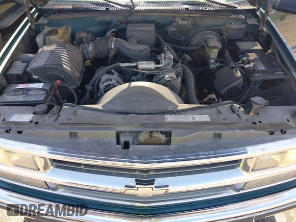 1997 Chevrolet Suburban with VIN 3GNFK16R1VG167865, listed as a IAAI auction lot 42147770 with 201,946 mi miles and . Bid and sale history available at DreamBid. Image 10.