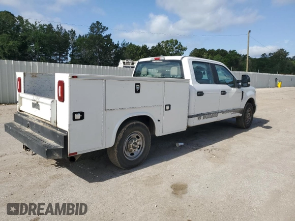 2019 Ford F-250 XL with VIN 1FD7W2A67KEF85513, listed as a Copart auction lot 59395015 with 117,821 mi miles and Salvage title. Bid and sale history available at DreamBid. Image 3.