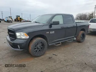 2018 Ram 1500 Express z VIN 1C6RR7KT0JS338475, wystawiony jako Copart lot #84207304 z przebiegiem 131 742 mil mil oraz Czysty tytuł • Clean title. Historia ofert i sprzedaży dostępna na DreamBid. Obrazek 1.