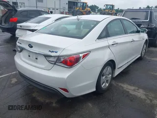 2012 Hyundai Sonata Hybrid with VIN KMHEC4A49CA032414, listed as a IAAI auction lot 42651301 with 136,603 mi miles and . Bid and sale history available at DreamBid. Image 4.