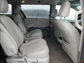2013 Toyota Sienna XLE z VIN 5TDDK3DC1DS054184, wystawiony jako Copart lot #44821285 z przebiegiem 214 218 mil mil oraz Nie do naprawy • Non repairable. Historia ofert i sprzedaży dostępna na DreamBid. Obrazek 11.