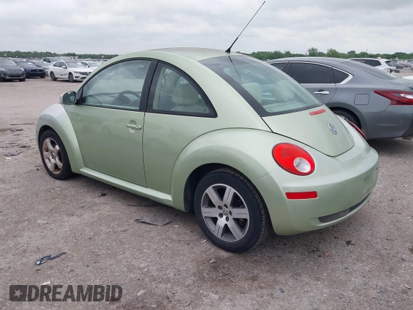2006 Volkswagen New Beetle Coupe with VIN 3VWPW31CX6M416079, listed as a IAAI auction lot 42100000 with 108,268 mi miles. Bid and sale history available at carsss.com. Image 3.