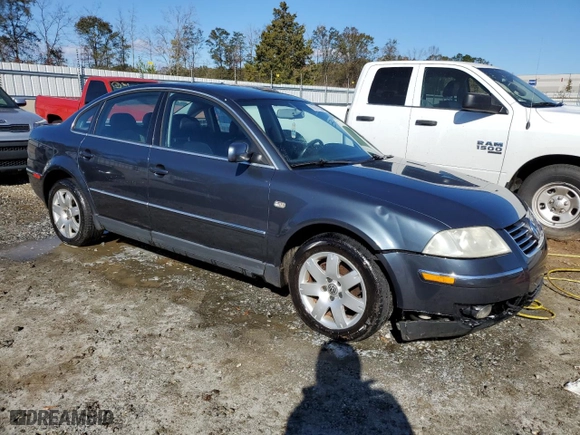2002 Volkswagen Passat GLX with VIN WVWTH63B22P440401, listed as a Copart auction lot 80511804 with 142,772 mi miles and Salvage Title. Bid and sale history available at carsss.com. Image 4.