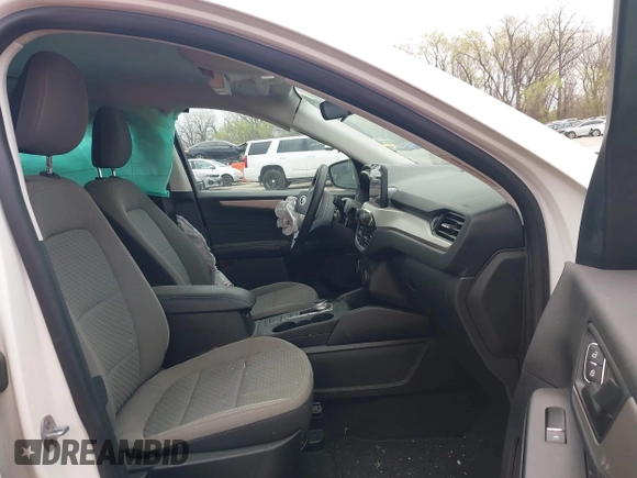 2022 Ford Escape SE with VIN 1FMCU9G61NUA61028, listed as a IAAI auction lot 41918905 with Not Provided miles and . Bid and sale history available at carsss.com. Image 5.