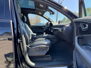 2019 Audi Q7 Prestige with VIN WA1VAAF72KD007695, listed as a Copart auction lot 52756465 with 142,760 mi miles and Clean Title. Bid and sale history available at carsss.com. Image 5.