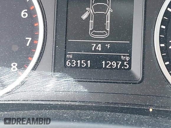 2017 Volkswagen Tiguan S z VIN WVGAV7AX3HK043141, wystawiony jako IAAI lot #42259813 z przebiegiem 63 151 mil mil oraz . Historia ofert i sprzedaży dostępna na DreamBid. Obrazek 16.
