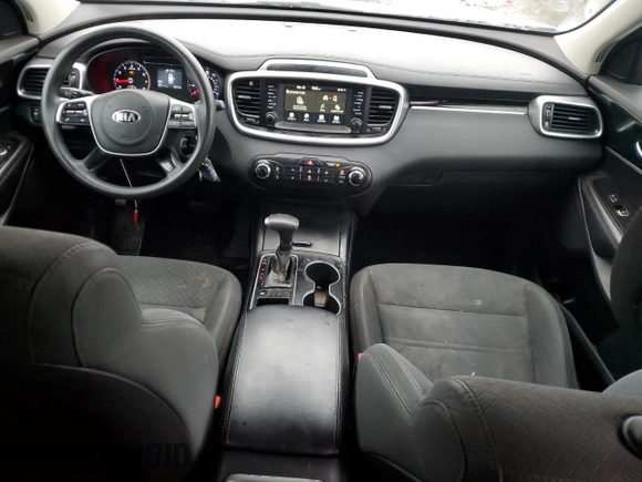 2019 Kia Sorento L with VIN 5XYPG4A39KG518499, listed as a Copart auction lot 85706454 with 85,579 mi miles and Salvage Title. Bid and sale history available at DreamBid. Image 8.