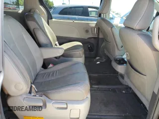 2012 Toyota Sienna XLE AAS z VIN 5TDYK3DC0CS259964, wystawiony jako Copart lot #55964505 z przebiegiem 161 119 mil mil oraz Szkoda całkowita • Salvage title. Historia ofert i sprzedaży dostępna na DreamBid. Obrazek 11.