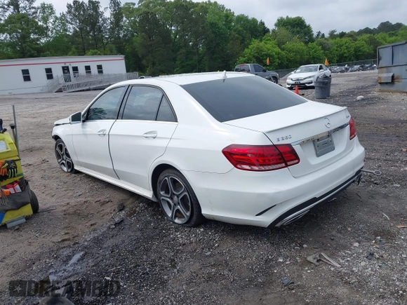 2015 Mercedes-Benz E-Class E 350 Luxury with VIN WDDHF8JB2FB088875, listed as a IAAI auction lot 42128441 with 150,542 mi miles. Bid and sale history available at carsss.com. Image 3.