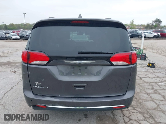 2018 Chrysler Pacifica Touring L Plus с VIN 2C4RC1EG9JR127976, выставлен на аукционе IAAI как лот 42178877 с пробегом Не указан миль и . История ставок и продаж доступна на DreamBid. Изображение 17.