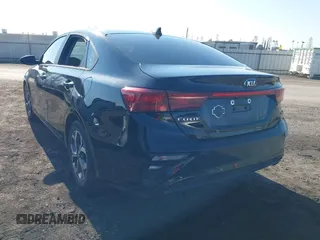 2021 Kia Forte LXS z VIN 3KPF24ADXME271884, wystawiony jako IAAI lot #41453893 z przebiegiem 93 462 mil mil oraz . Historia ofert i sprzedaży dostępna na DreamBid. Obrazek 3.