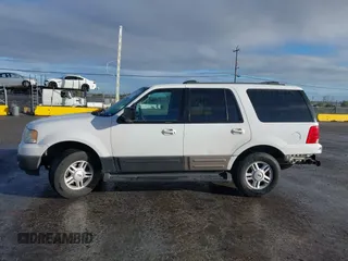 2004 Ford Expedition Special Service with VIN 1FMRU15W04LA07318, listed as a IAAI auction lot 41522727 with 231,051 mi miles. Bid and sale history available at carsss.com. Image 15.