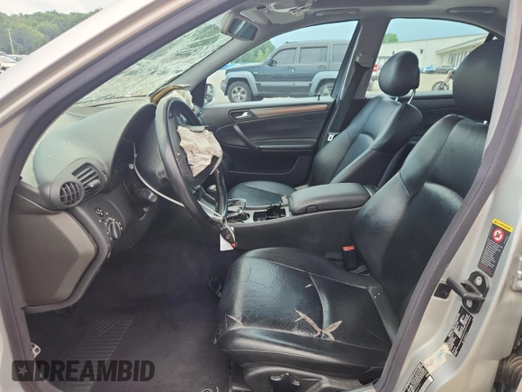 2004 Mercedes-Benz C 230 Kompressor with VIN WDBRF40J94A644777, listed as a Copart auction lot 61159255 with 152,641 mi miles and Salvage title. Bid and sale history available at DreamBid. Image 7.
