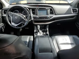 2017 Toyota Highlander XLE with VIN 5TDJZRFH0HS391235, listed as a Copart auction lot 55758335 with 69,695 mi miles and Clean title. Bid and sale history available at DreamBid. Image 8.