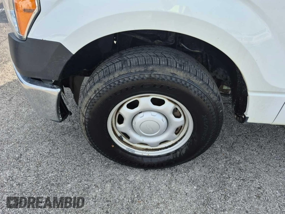 2012 Ford F-150 XL с VIN 1FTMF1CM2CKD53577, выставлен на аукционе IAAI как лот 42585728 с пробегом 167 735 миль миль и . История ставок и продаж доступна на DreamBid. Изображение 29.