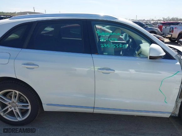 2017 Audi Q5 Premium Plus with VIN WA1L2AFP8HA023897, listed as a IAAI auction lot 41731587 with 128,119 mi miles. Bid and sale history available at carsss.com. Image 14.