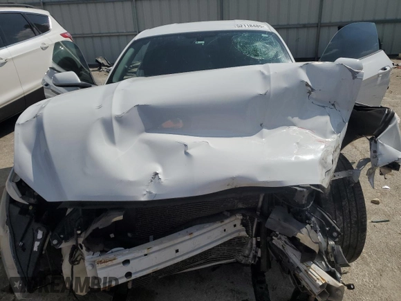 2015 Ford Mustang V6 z VIN 1FA6P8AM2F5359972, wystawiony jako Copart lot #52118485 z przebiegiem 130 957 mil mil oraz Szkoda całkowita • Salvage title. Historia ofert i sprzedaży dostępna na DreamBid. Obrazek 12.