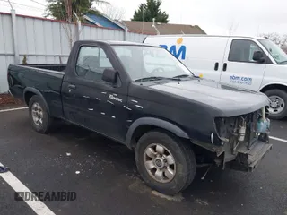 2000 Nissan Frontier XE z VIN 1N6DD21S5YC399416, wystawiony jako IAAI lot #41573002 z przebiegiem 158 198 mil mil oraz . Historia ofert i sprzedaży dostępna na DreamBid. Obrazek 1.