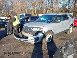 2016 Ford Explorer with VIN 1FM5K8B86GGA05573, listed as a IAAI auction lot 41199159 with 142,950 mi miles and . Bid and sale history available at carsss.com. Image 2.