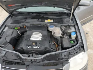 2003 Volkswagen Passat z VIN WVWPH23B03P338896, wystawiony jako Copart lot #74698014 z przebiegiem Nie podano mil oraz Nie do naprawy • Non repairable. Historia ofert i sprzedaży dostępna na DreamBid. Obrazek 11.