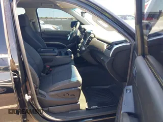 2015 Chevrolet Tahoe Commercial z VIN 1GNLC2EC0FR629983, wystawiony jako IAAI lot #42825604 z przebiegiem 112 410 mil mil oraz . Historia ofert i sprzedaży dostępna na DreamBid. Obrazek 5.