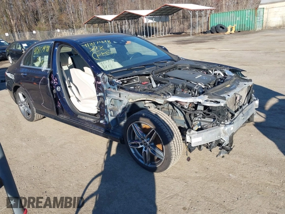 2019 Mercedes-Benz E-Class E 300 with VIN WDDZF4KB8KA592634, listed as a IAAI auction lot 41817498 with 103,676 mi miles. Bid and sale history available at carsss.com. Image 1.