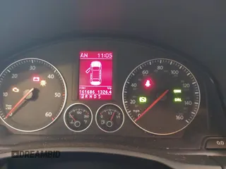 2006 Volkswagen Jetta 1.9L TDI z VIN 3VWDT71K26M624953, wystawiony jako IAAI lot #42420386 z przebiegiem 161 686 mil mil oraz . Historia ofert i sprzedaży dostępna na DreamBid. Obrazek 7.