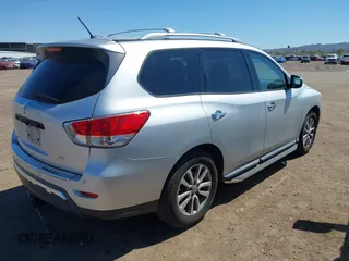 2014 Nissan Pathfinder Platinum with VIN 5N1AR2MN2EC651854, listed as a IAAI auction lot 41809451 with 185,183 mi miles and . Bid and sale history available at DreamBid. Image 4.