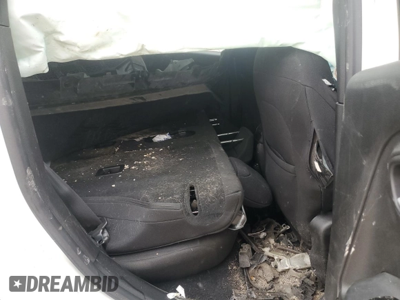 2022 Jeep Renegade Latitude with VIN ZACNJDB11NPN84052, listed as a Copart auction lot 51668205 with Not provided miles and Salvage title. Bid and sale history available at DreamBid. Image 11.