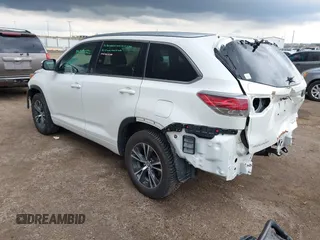 2016 Toyota Highlander XLE z VIN 5TDJKRFH3GS260044, wystawiony jako IAAI lot #42085828 z przebiegiem 74 187 mil mil oraz . Historia ofert i sprzedaży dostępna na DreamBid. Obrazek 3.