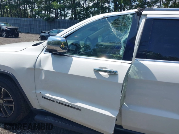 2017 Jeep Grand Cherokee Limited with VIN 1C4RJFBG5HC840867, listed as a IAAI auction lot 42662015 with 146,065 mi miles and . Bid and sale history available at DreamBid. Image 6.