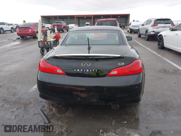 2011 Infiniti G37 with VIN JN1CV6FE8BM952456, listed as a IAAI auction lot 41384414 with 95,296 mi miles. Bid and sale history available at carsss.com. Image 16.