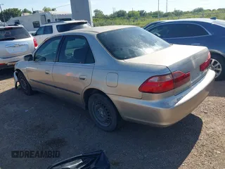 1998 Honda Accord LX with VIN 1HGCG5542WA266612, listed as a IAAI auction lot 42208066 with 202,101 mi miles and . Bid and sale history available at DreamBid. Image 3.