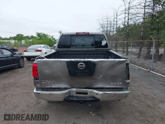 2006 Nissan Titan XE z VIN 1N6BA07A46N505410, wystawiony jako IAAI lot #42345334 z przebiegiem 267 891 mil mil oraz . Historia ofert i sprzedaży dostępna na DreamBid. Obrazek 16.