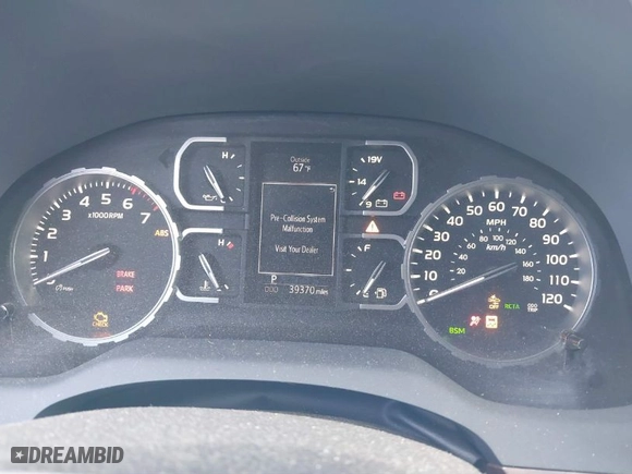 2019 Toyota Tundra 4WD SR5 with VIN 5TFHY5F1XKX800565, listed as a IAAI auction lot 41885751 with 39,370 mi miles. Bid and sale history available at carsss.com. Image 7.