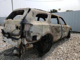 2023 Dodge Durango GT Plus z VIN 1C4RDJDG0PC690138, wystawiony jako Copart lot #70808104 z przebiegiem Nie podano mil oraz Nie do naprawy • Non repairable. Historia ofert i sprzedaży dostępna na DreamBid. Obrazek 3.