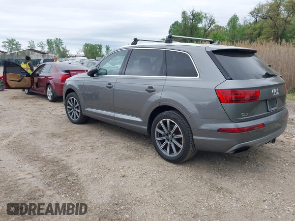 2017 Audi Q7 Premium Plus with VIN WA1LAAF72HD003422, listed as a IAAI auction lot 42086085 with 128,594 mi miles. Bid and sale history available at carsss.com. Image 3.