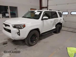 2022 Toyota 4Runner SR5 Premium с VIN JTENU5JR1N6056873, выставлен на аукционе IAAI как лот 42060542 с пробегом 41 883 миль миль и . История ставок и продаж доступна на DreamBid. Изображение 18.