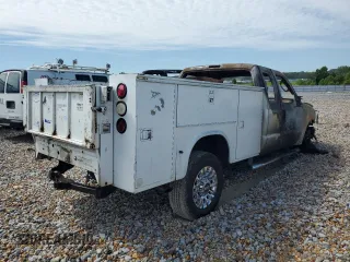 2006 Ford F-250 XL z VIN 1FTSX21576ED46732, wystawiony jako Copart lot #59038184 z przebiegiem Nie podano mil oraz Nie do naprawy • Non repairable. Historia ofert i sprzedaży dostępna na DreamBid. Obrazek 3.